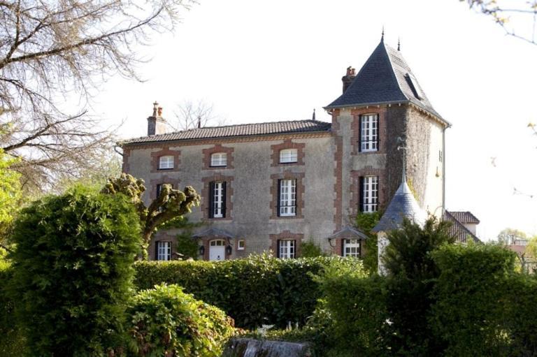 Bed and Breakfast Les Lauriers à Peyrat-de-Bellac Extérieur photo